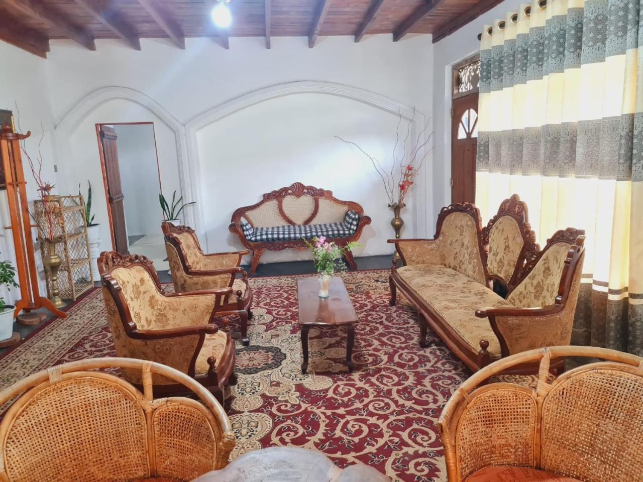 Sasru Holiday Home Нувара Елия Екстериор снимка