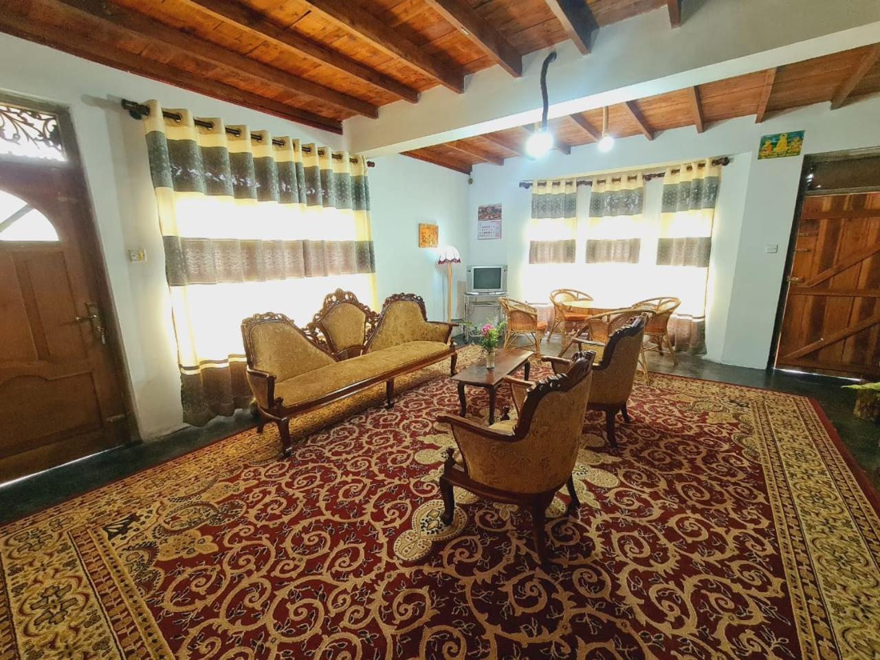 Sasru Holiday Home Нувара Елия Екстериор снимка