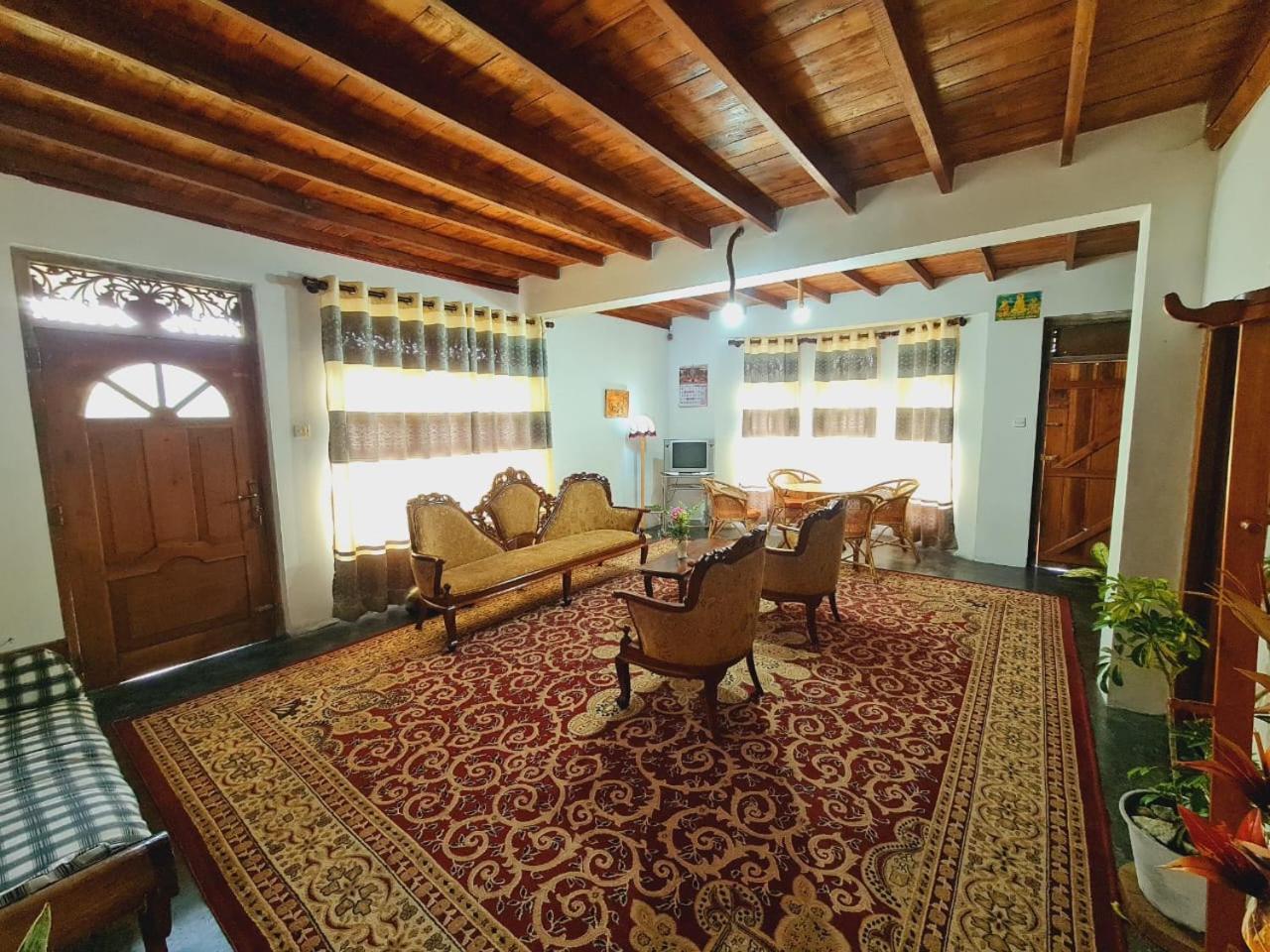 Sasru Holiday Home Нувара Елия Екстериор снимка